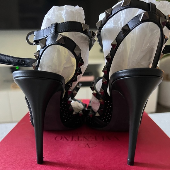 VALENTINO Rockstud T Strap Quilted Stud Pump (Size 40.5) - Picture 4 of 6